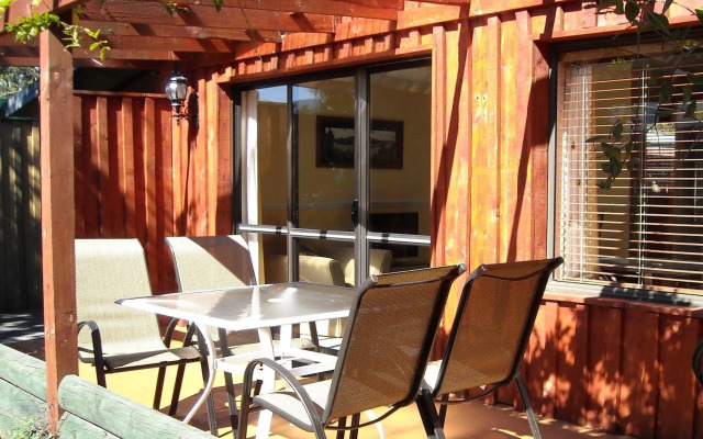 Alpine Springs Motel