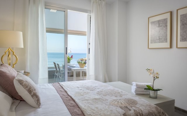 Beautiful 2 Bd House With Terrace & Views to the Beach Pedregalejo