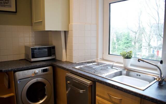 2 Bedroom Apartment Near Murrayfield