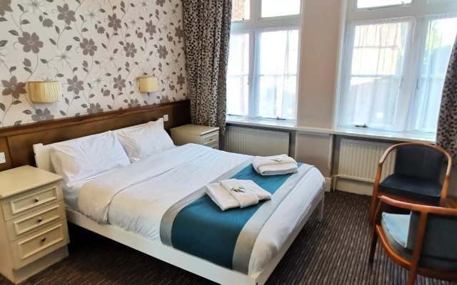 Russell Hotel