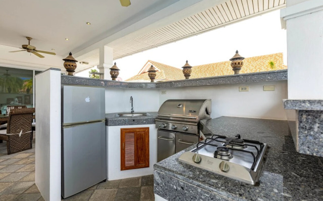 Private 3 Bedroom Pool Villa PP10