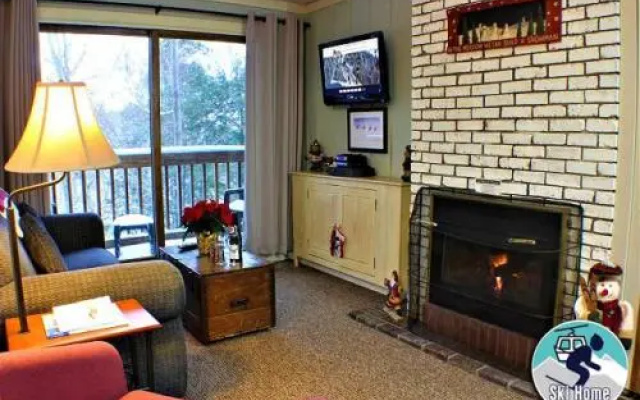 Whiffletree Condo Unit E4 by RedAwning