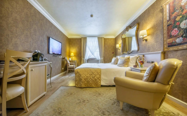 IMPERIAL Hotel & Restaurant