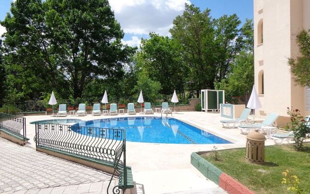 Floria Hotel