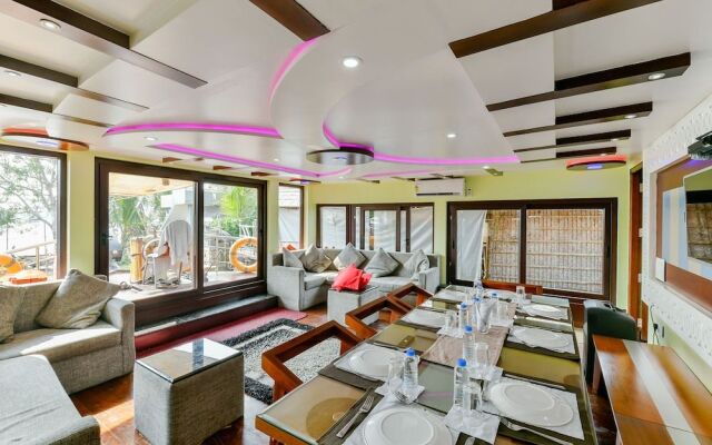 Oyo 22759 Houseboat Luxury Smart Gold 6 Bhk