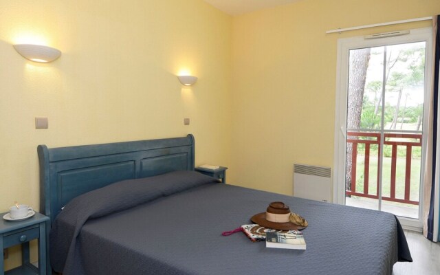 Semi-Detached Holiday Home in Green Surroundings