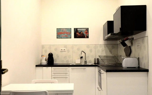 Kiraly Art Apartment