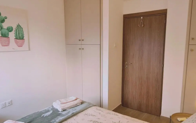 83 Lim3 - Stay Sunlit Apartment