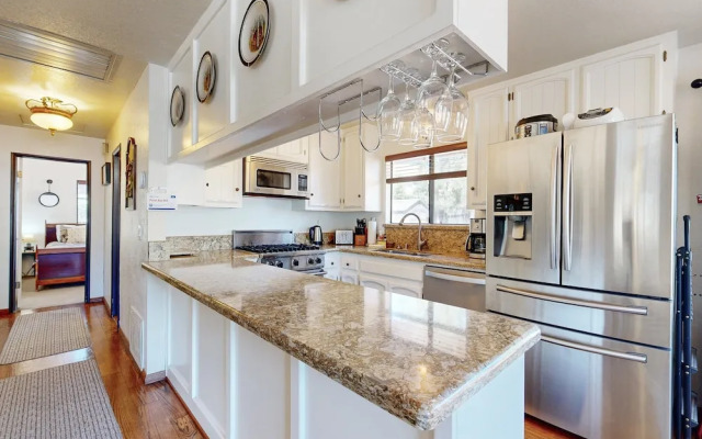 Lazy Bear Cabin #554