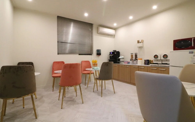 Stay-inn Hotel