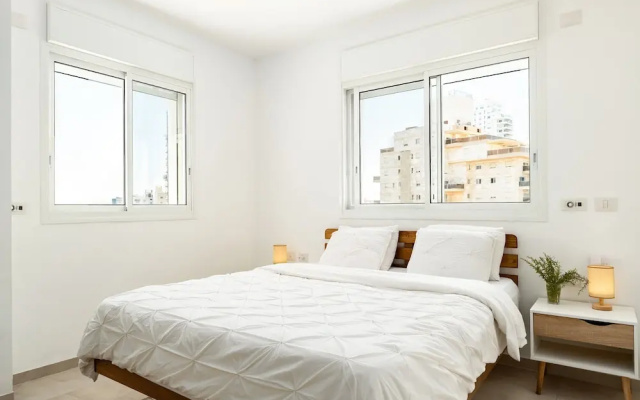 MAMAD - Sea Breeze Netanya Retreat by Sea N Rent