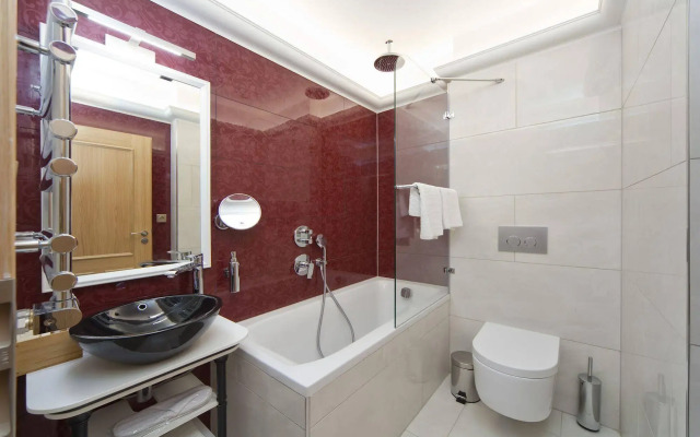 Merchant's Avenue Hotel