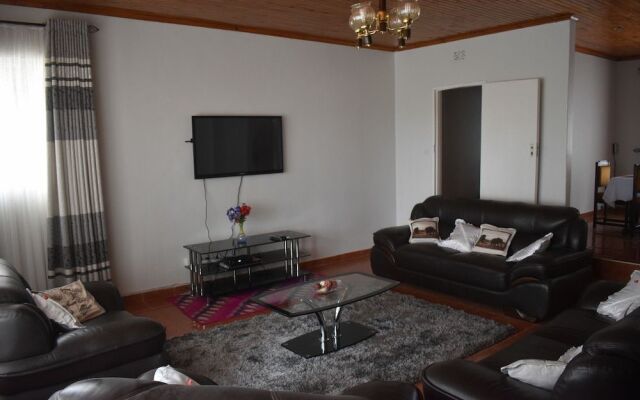 Monavale Hills Getaway