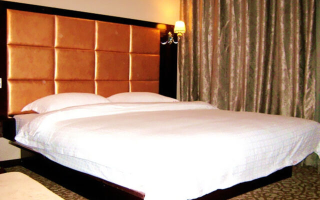 Kunming Tong Yi Business Hotel