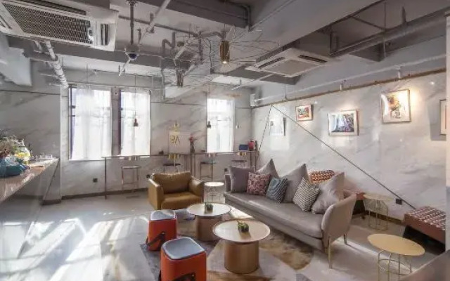 Yuzhan No.8 Art Hotel (Shanghai Beach Branch)