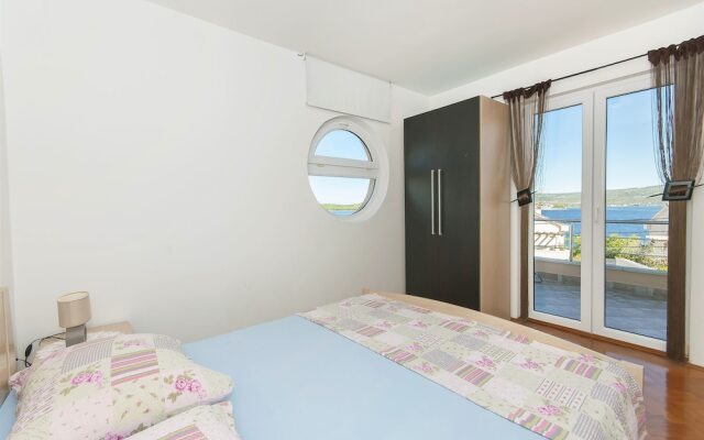Apartments Ema