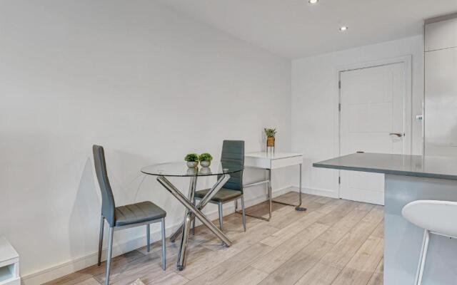 St Martins House Luxury 2 Bedroom Apartments Ruislip