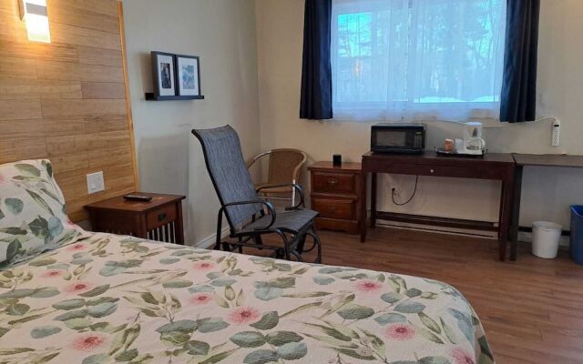 Three Islands Motel