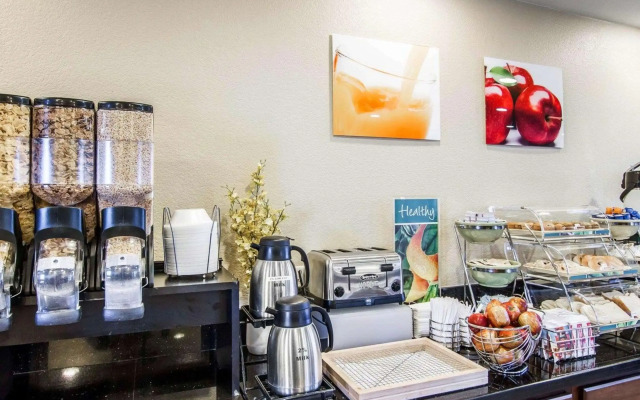 Quality Inn Holbrook near Petrified Forest