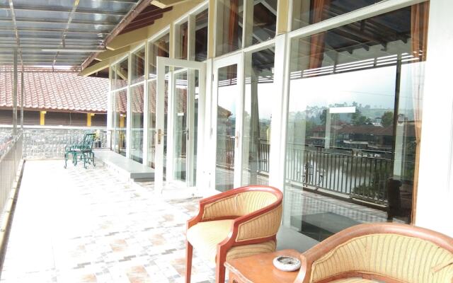 Villa Danau 5 Bedroom for 50 pax