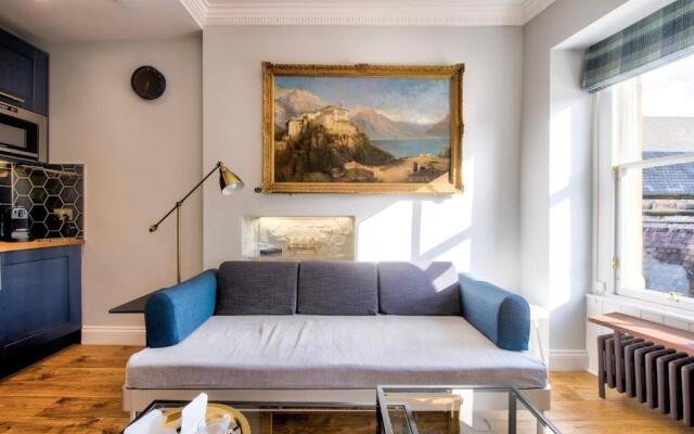 Upper Bow - Luxurious, Modern 1BR Apartment near Castle