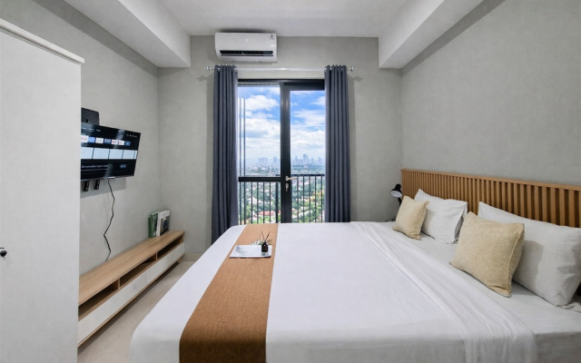 Stunning And Homey Studio Apartment The Ayoma