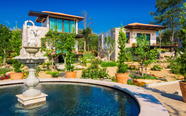 Mela Garden Retreat Cottage
