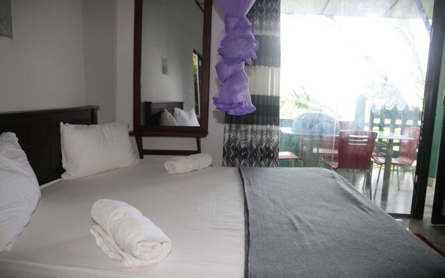 Senevi 9 Arch Homestay