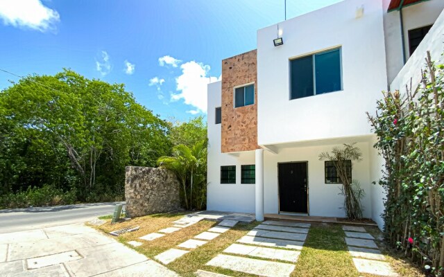 Villa Espacioyocte With Pool in Playa del Carmen for 16 People