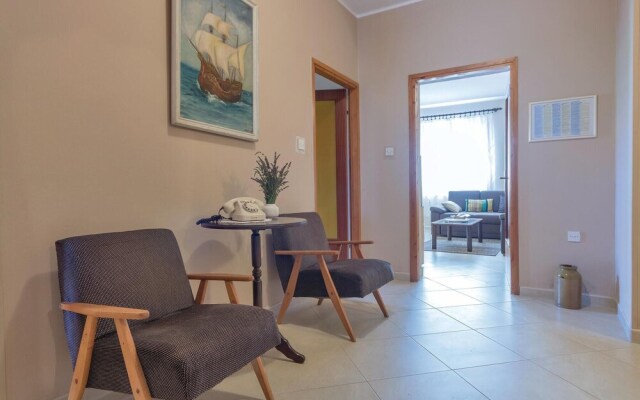 Beautiful Apartment in Valbandon With 3 Bedrooms and Wifi