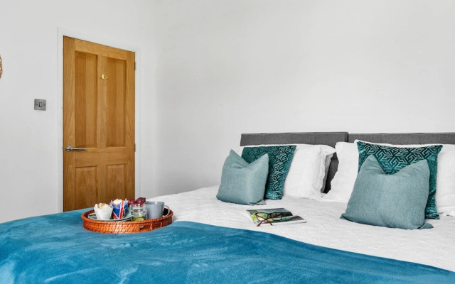 The Terrace - Bright Characterful and Near Beaches