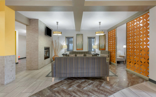 Best Western Plus The Four Corners Inn