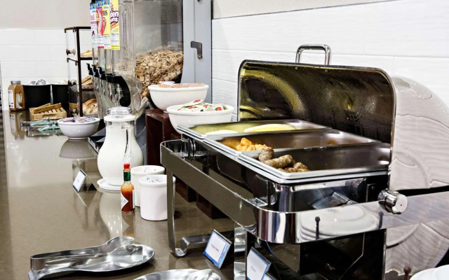 Country Inn & Suites by Radisson, Harrisburg West, PA