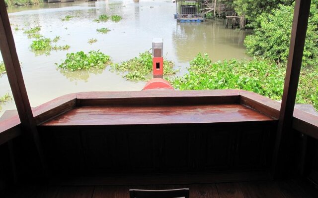 Ayothaya Riverside House