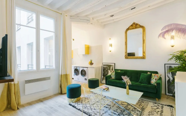 Les Halles - Louvre Private Apartment