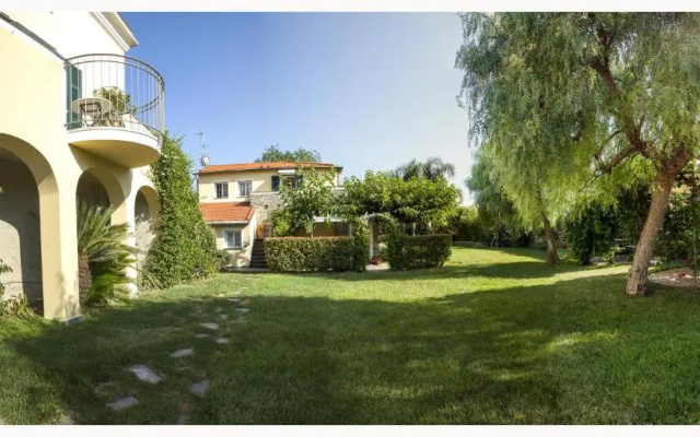 Casa Vacanze Nel Giardino Di Renzo - Hotel in إمبيريا - Photo 3