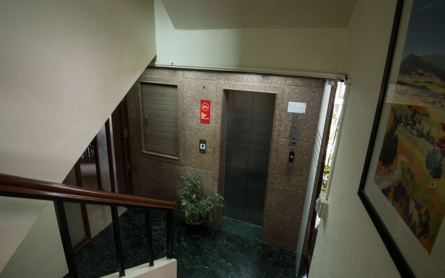 OYO 9949 Hotel Silvver Crest