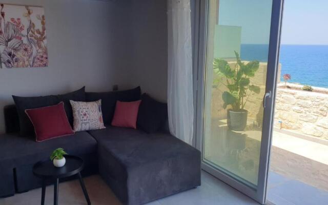 Zefyros Suite , Seafront retreat !