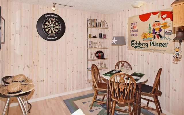 Attractive Holiday Home in Hemmet near Sea