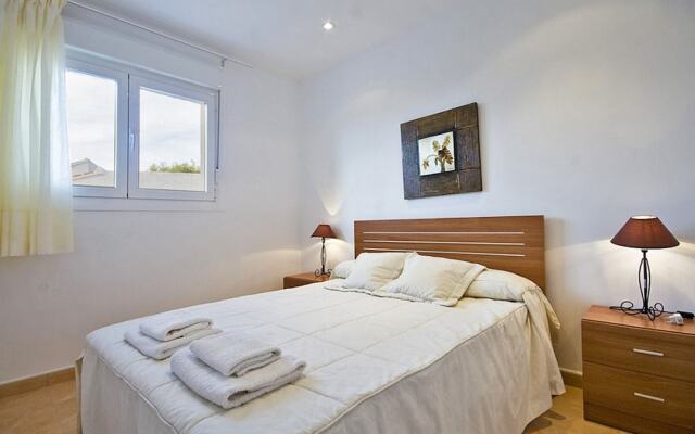 Villa - 6 Bedrooms with Pool and WiFi - 105005