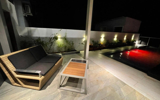 Jumbo Heavens 5 Bedroom Scenic Luxury Pool Villa