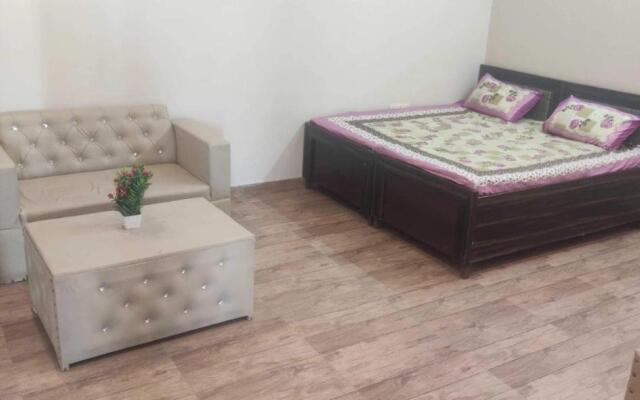 Spot On 93604 Agrah Hotel