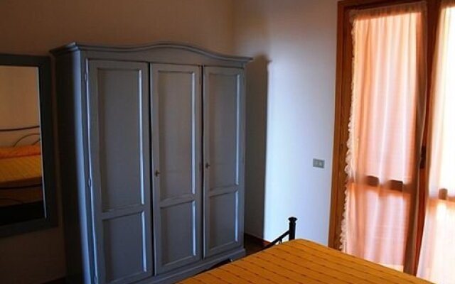 Cosy Holiday Home in Isola Rossa With Garden