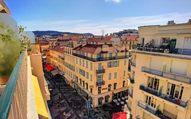 Gibraltar Terrasse by Nestor&Jeeves