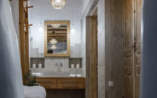 Lithos Messolongi Paradise - A Luxurious Retreat