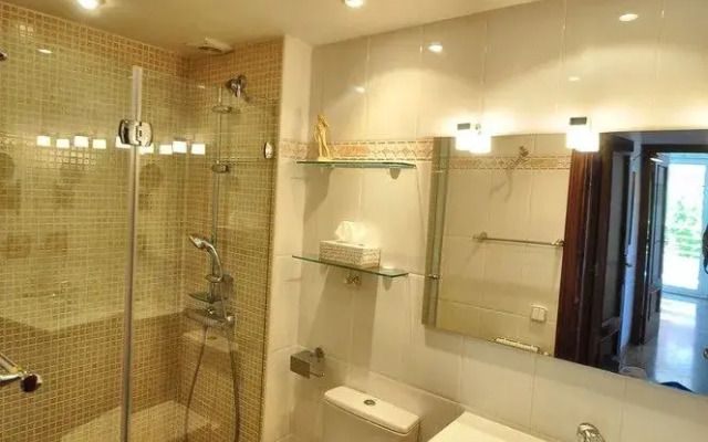 Center Apartment with Swimming pool