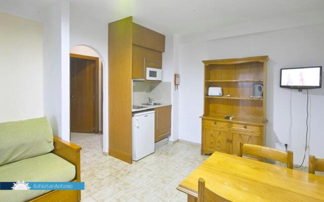 Apartamentos Bahia de San Antonio