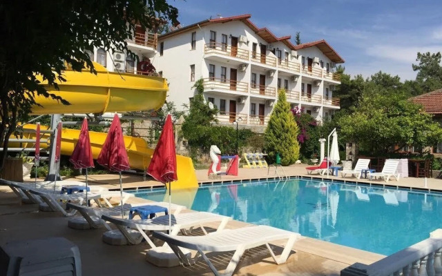 Silver Pine Hotel