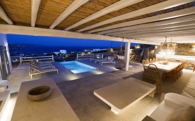 Villa Moonflower