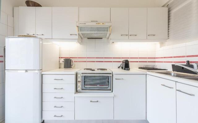 Cozy and Fresh 2bdrm apt Close to Metro